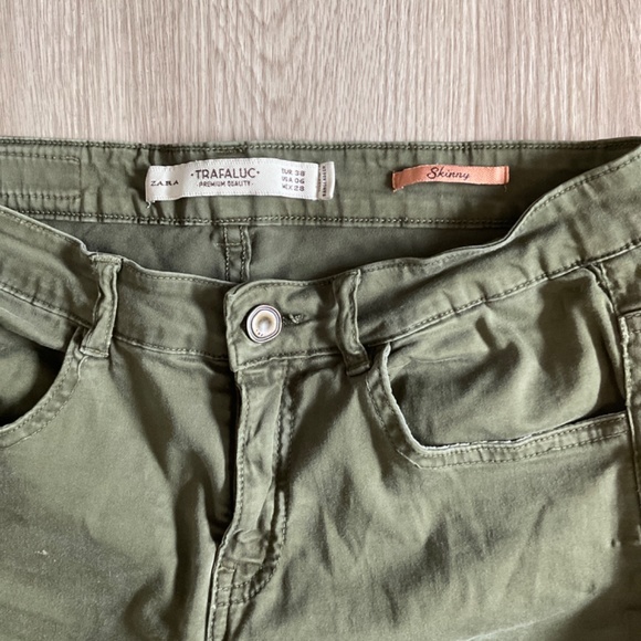 ZARA trafaluc size 04 olive green skinny jeans - Picture 2 of 5